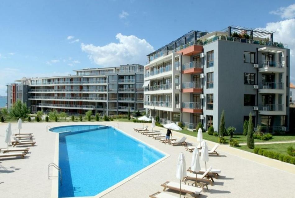 Sun Wave Apartament Apartment Свети Влас Екстериор снимка